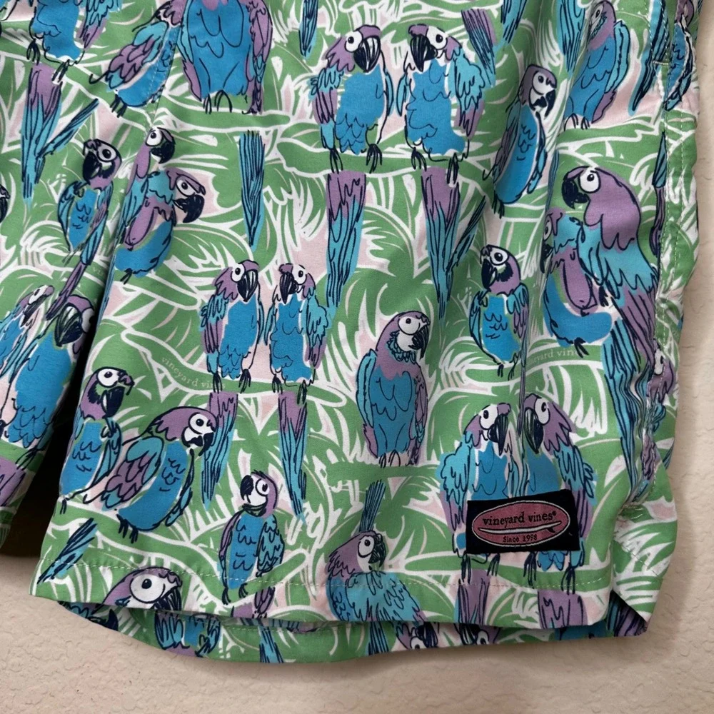 Vineyard Vines AOP Men Parrot Print Swim Trunks Size Med Board Shorts Summer